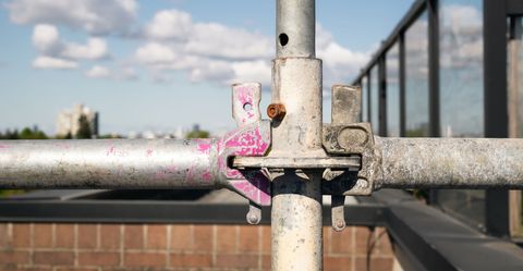 Understanding Scaffolding Systems: From Heavy-Duty Fittings to Modular Platforms